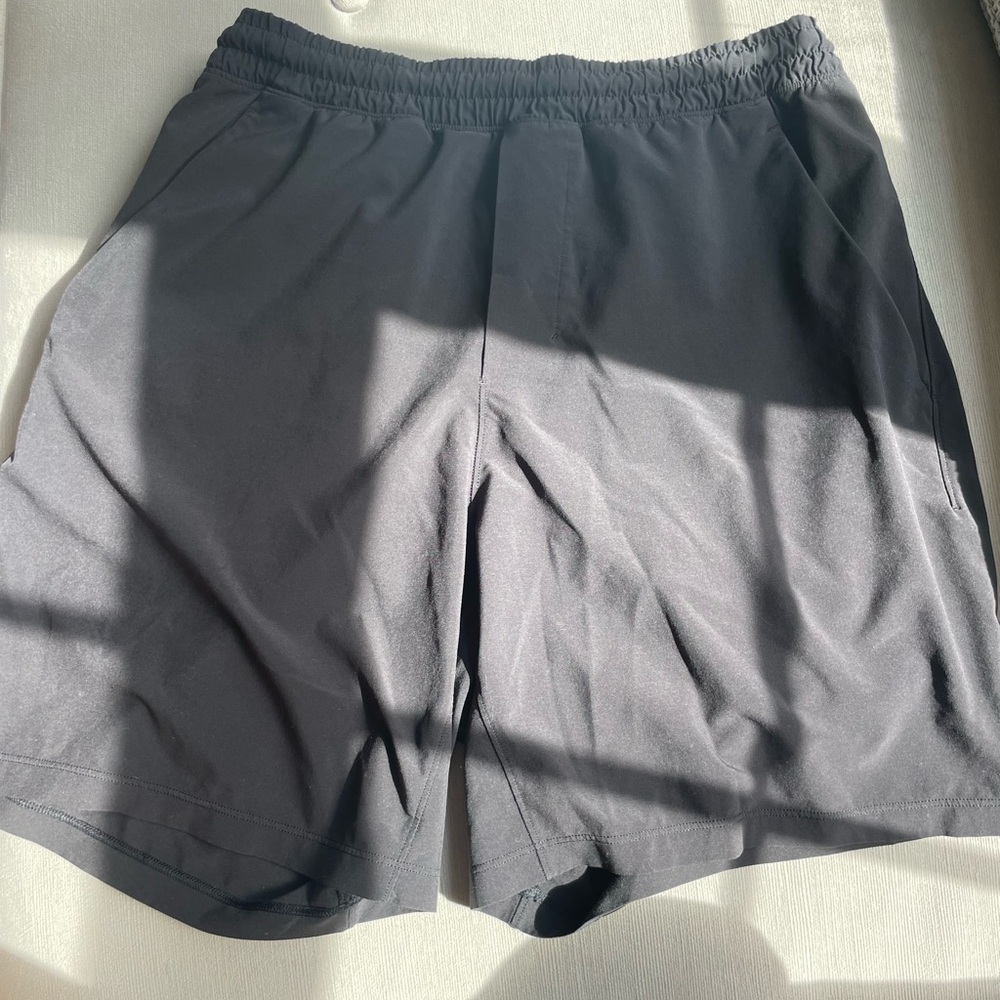 Men’s S lululemon shorts